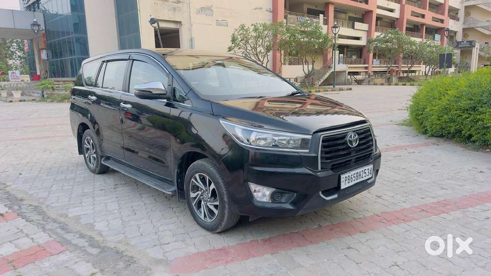 Toyota Innova Crysta 2.4 G Mt, 2023, Diesel
