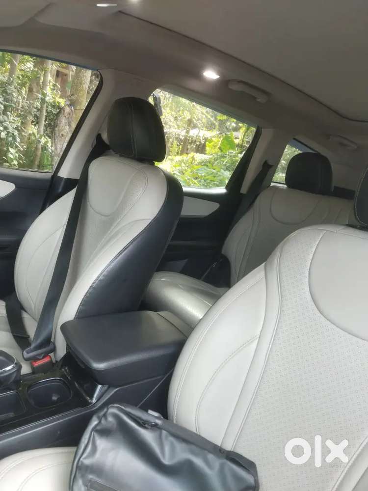 Mahindra Xuv700 Petrol 2022