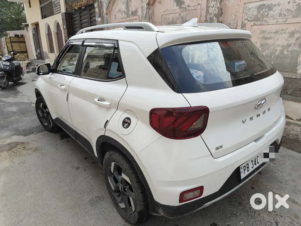 Hyundai Venue 2021 Diesel Well Maintained