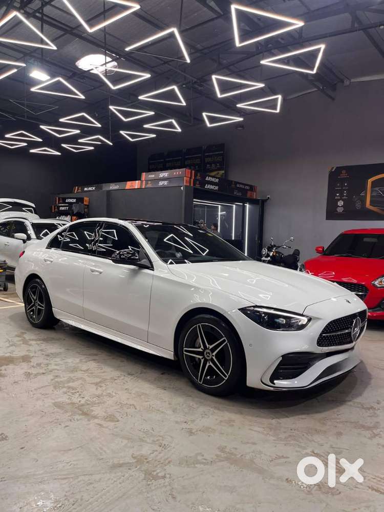 Mercedes-benz C300d Amg Line – July 2023  Only 16,000 Km  Immaculate