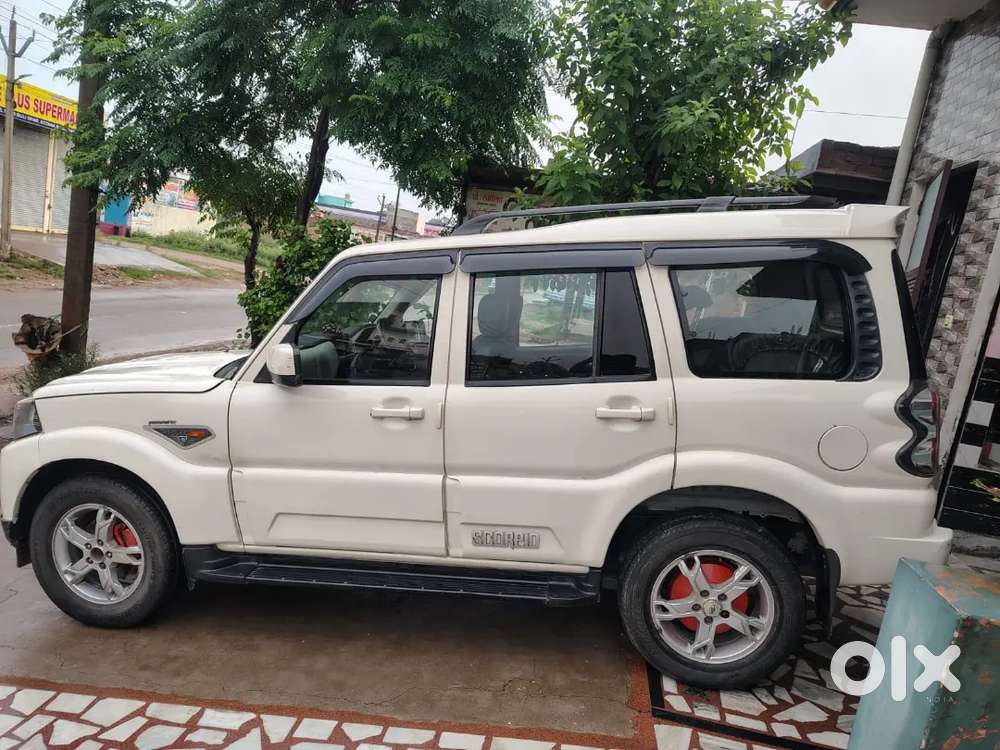 Mahindra Scorpio S6 Plus 2016