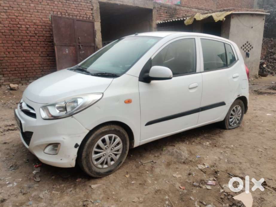 Hyundai I10 Sportz, 2015, Petrol