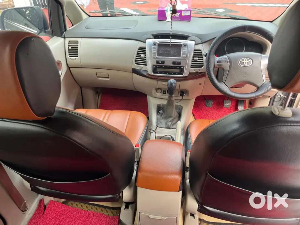 Toyota Innova 2014 Diesel Well Maintained.