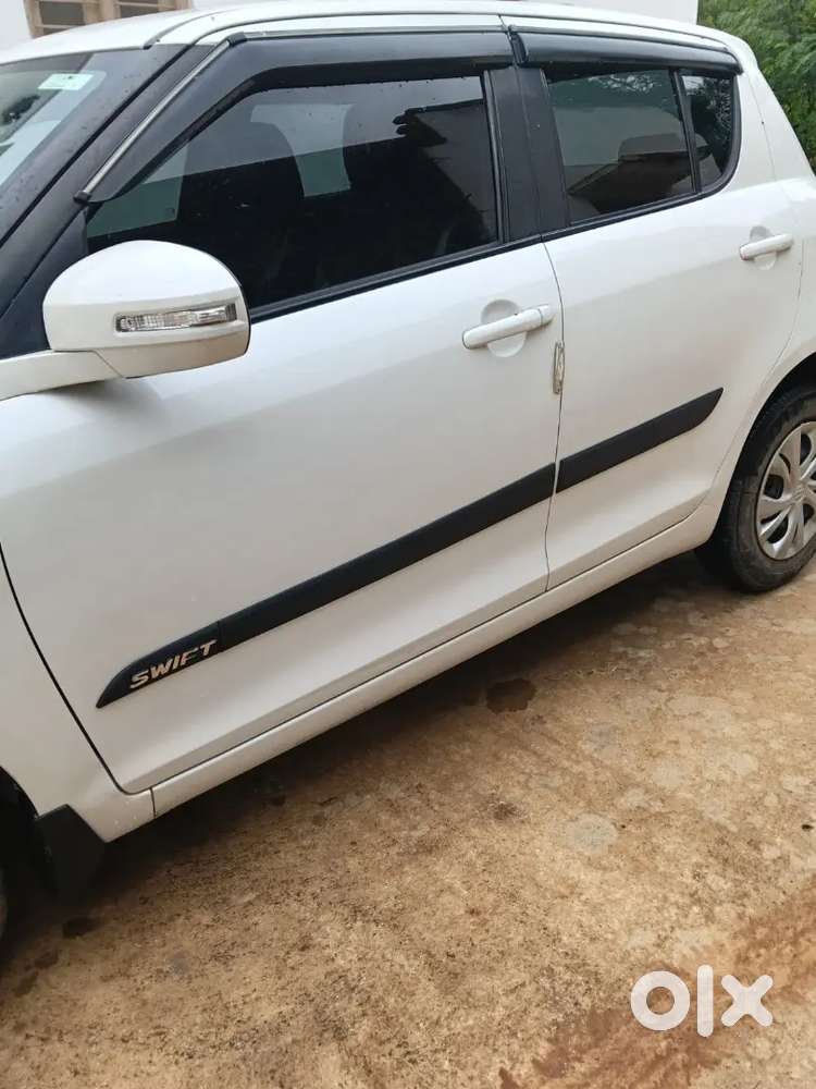 Maruti Suzuki Swift 2015 Vxi Optional