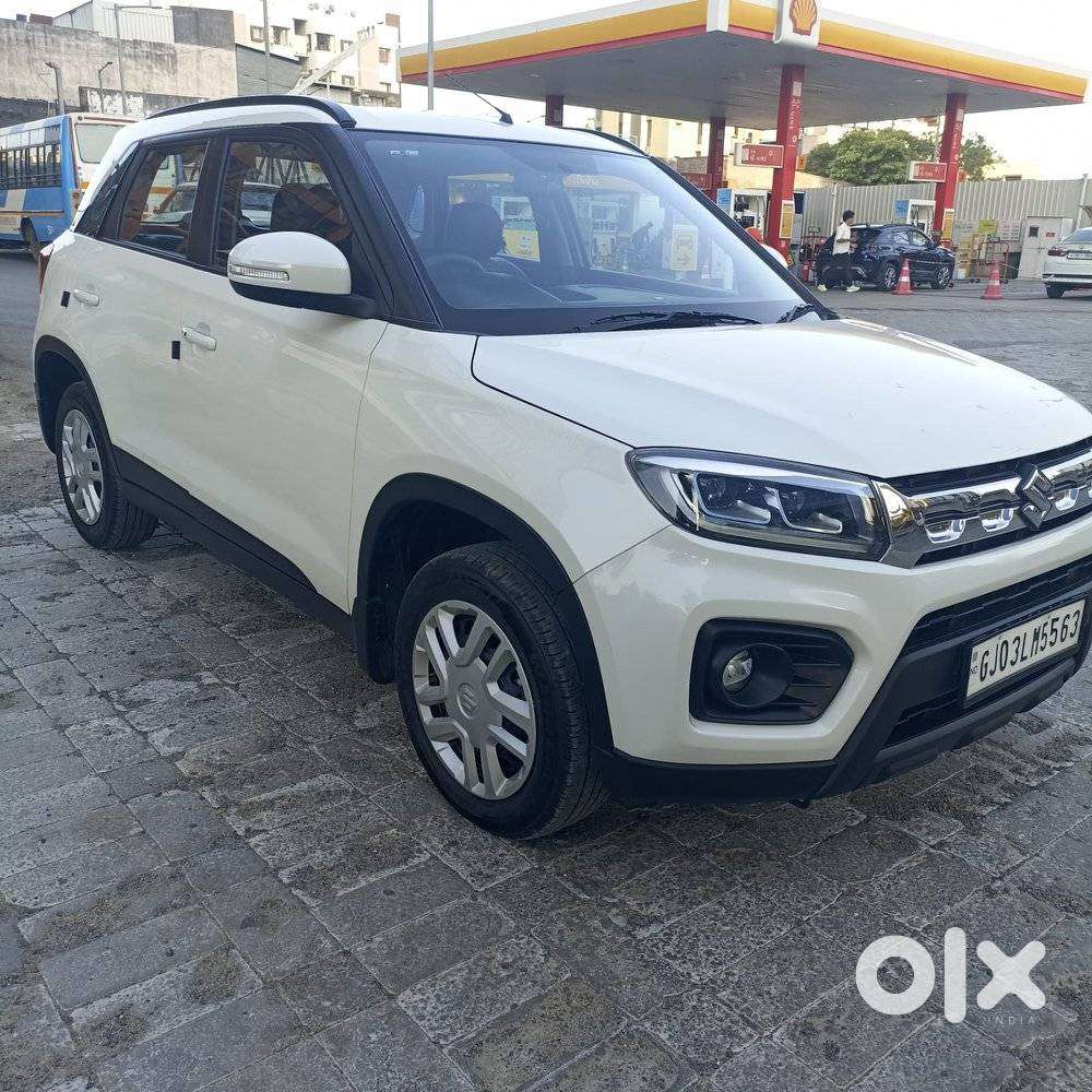 Maruti Suzuki Brezza 1.5 Vxi At Smart Hybrid, 2022, Petrol