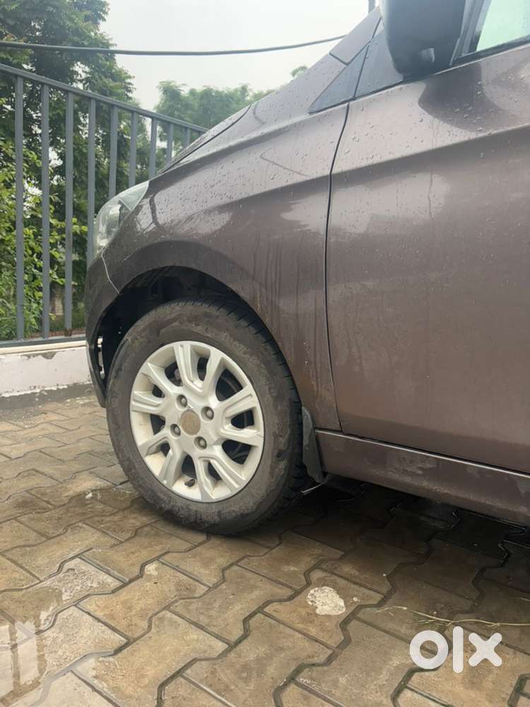 Tata Tiago Petrol Car 2017