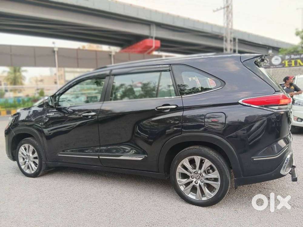 Toyota Innova Hycross 2.0 Zx Hybrid 7 Str, 2023, Petrol
