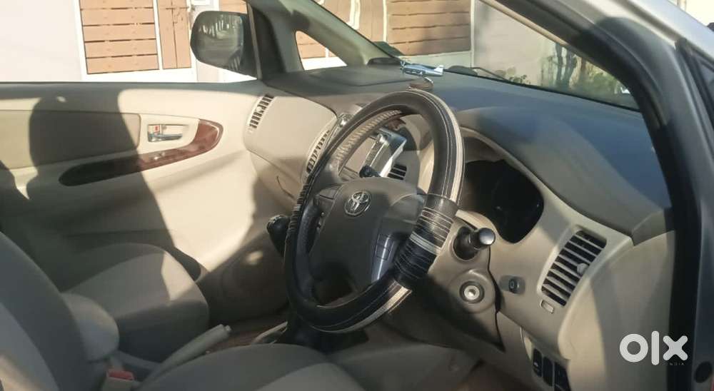 Toyota Innova [ ] 2.5 V Diesel 7 Str, 2013, Diesel