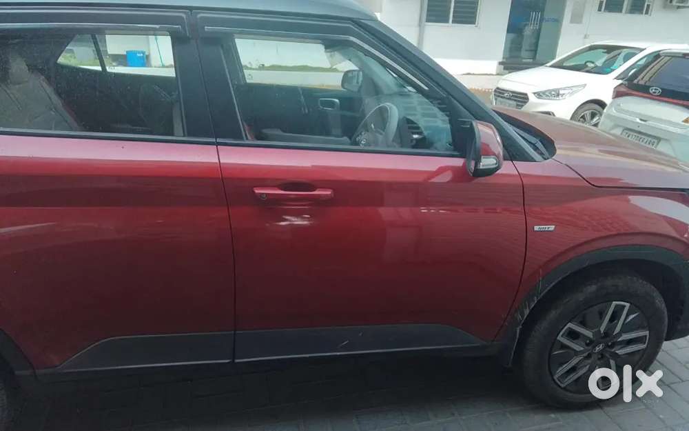 Direct Owner Sale. 1st-owner Hyundai_venue S(o) Turbo Imt.
