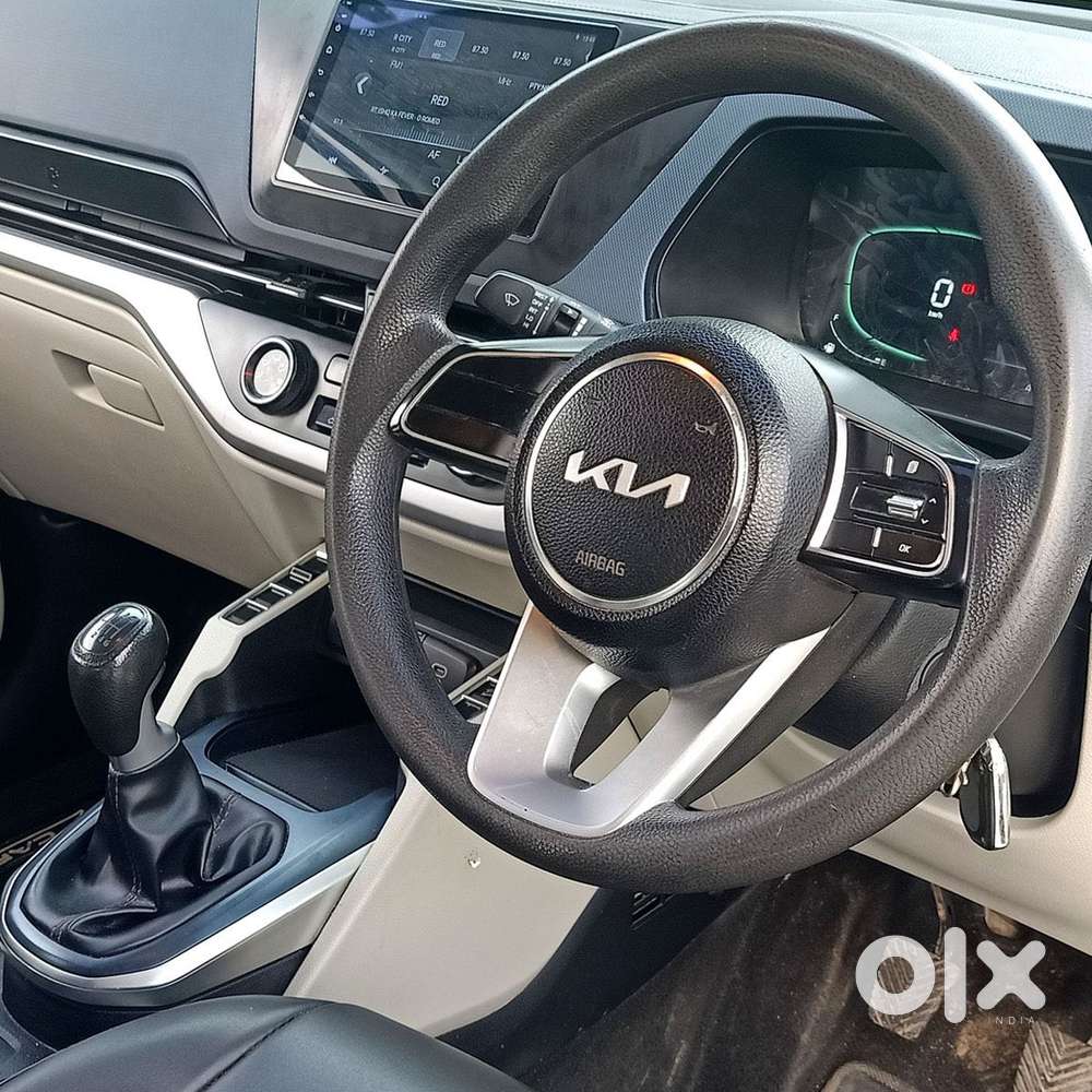 Kia Carens 1.5 Premium 7 Str, 2023, Petrol