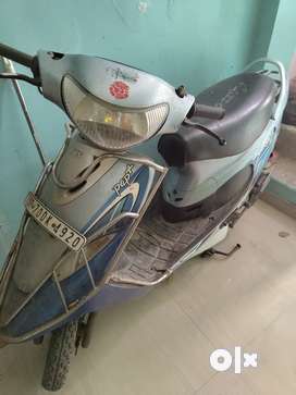 Second hand scooty on sale in sodepur