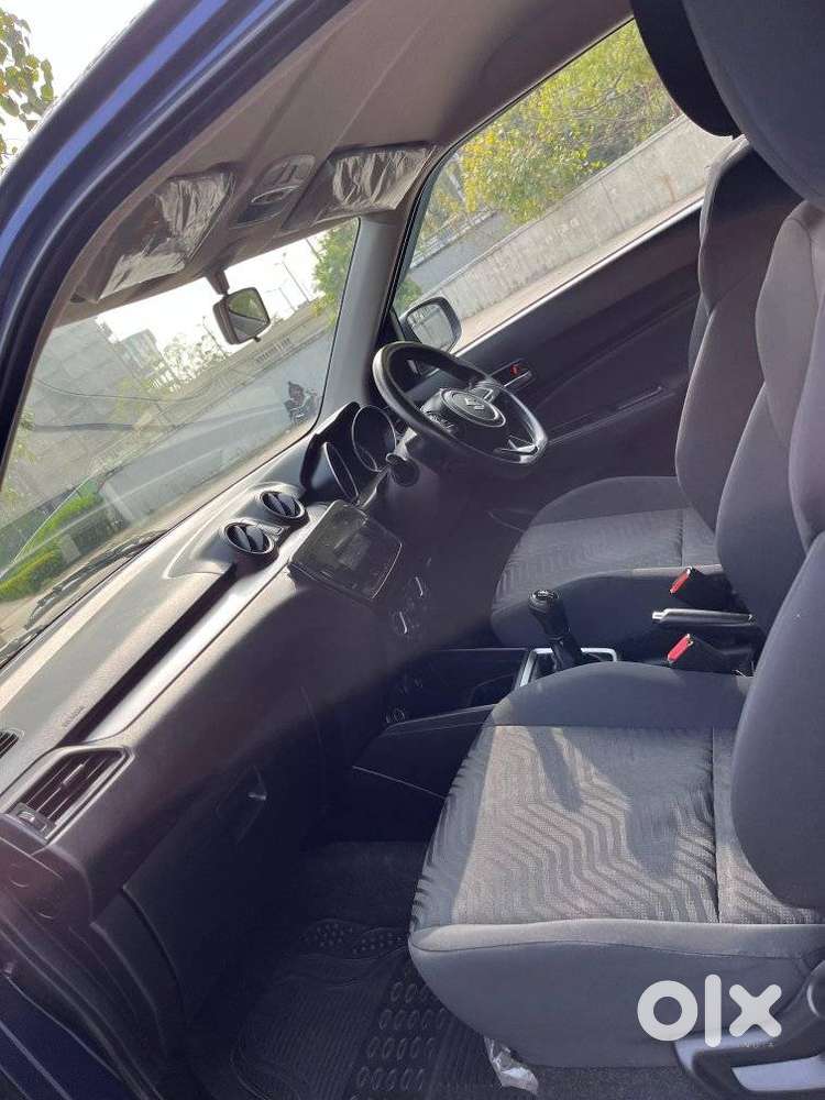 Maruti Suzuki Swift Vxi + Manual, 2022, Petrol