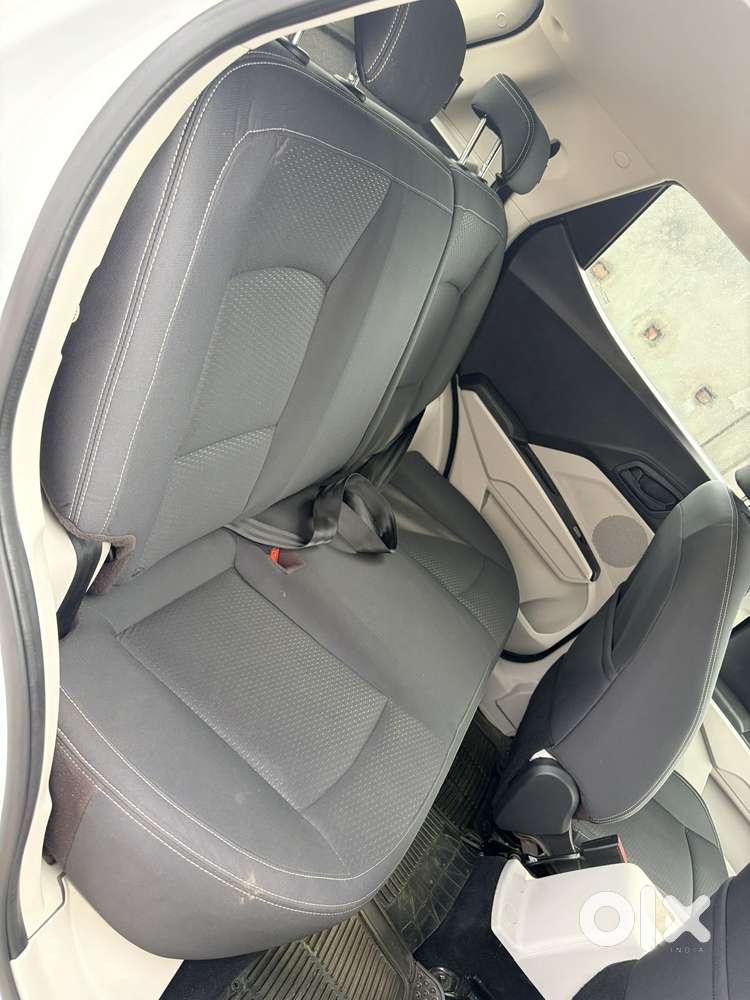 Mahindra Xuv300 W6, 2024, Petrol
