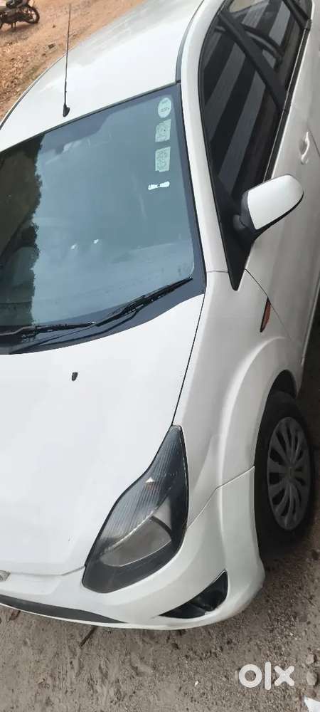 Ford Figo Petrol Lxi 2012