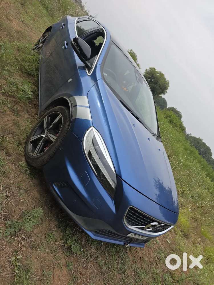 Volvo V40 Rdesign - Rarest Color - Fancy Number