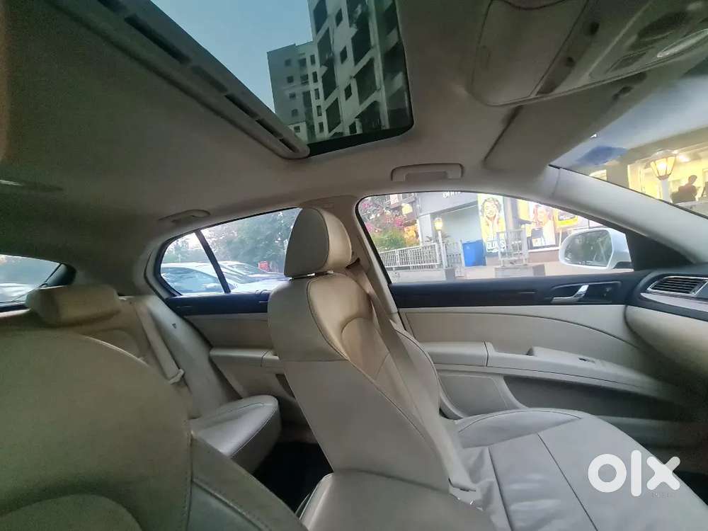 Skoda Superb A Luxury Sedan 26370 Km Super Tight Condition.