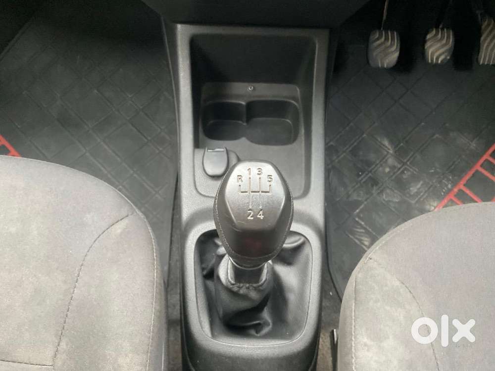 Renault Kwid 1.0 Rxl 2017 Petrol 38000 Km Driven Well Maintained.