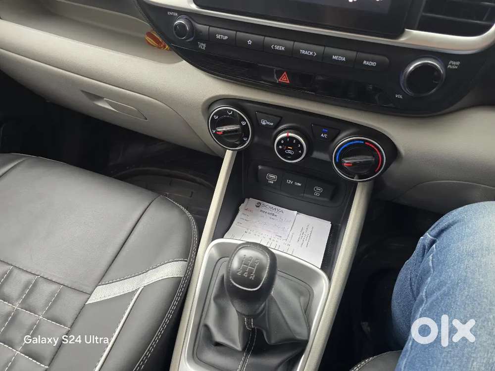 Hyundai Venue 2024 Petrol 6500 Km Driven