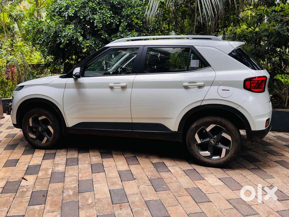 Brand New Condition, New Battery, Alloy Wheel, Sunroof
