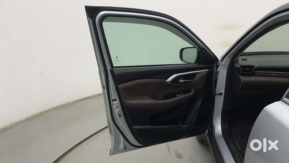 Toyota Urban Cruiser Hyryder V Hybrid Aero Edition, 2023