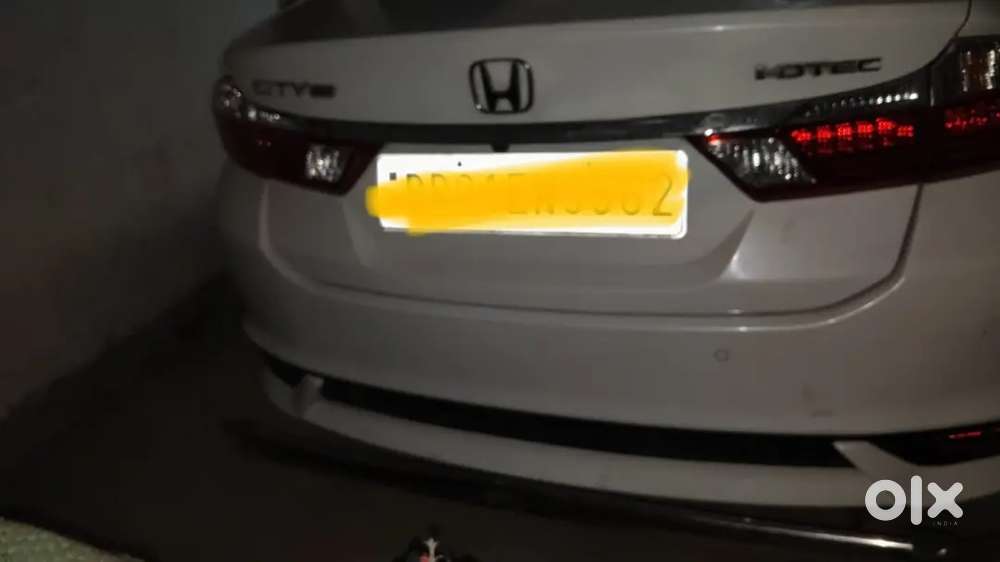 Honda City Diesel With Sunroof Well Maintained White Colour