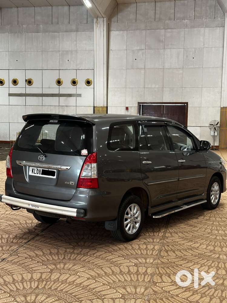 Toyota Innova 2009-2011 2.5 E 7 Str, 2012, Diesel