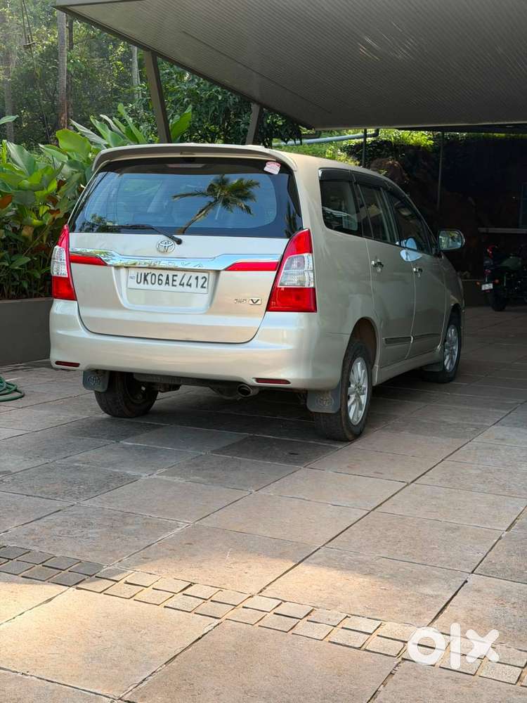 Toyota Innova V Diesel 2014  1st Owner  1.70 Lakh Km  Company Servi