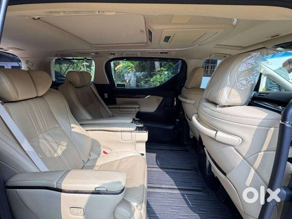 Toyota Vellfire 2.5 Hybrid, 2022, Petrol