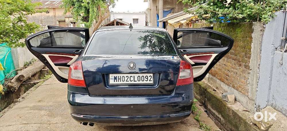 Skoda Laura Ambiente At 2.0 Tdi Cr (2012) – Diesel Automatic ₹3,50,000