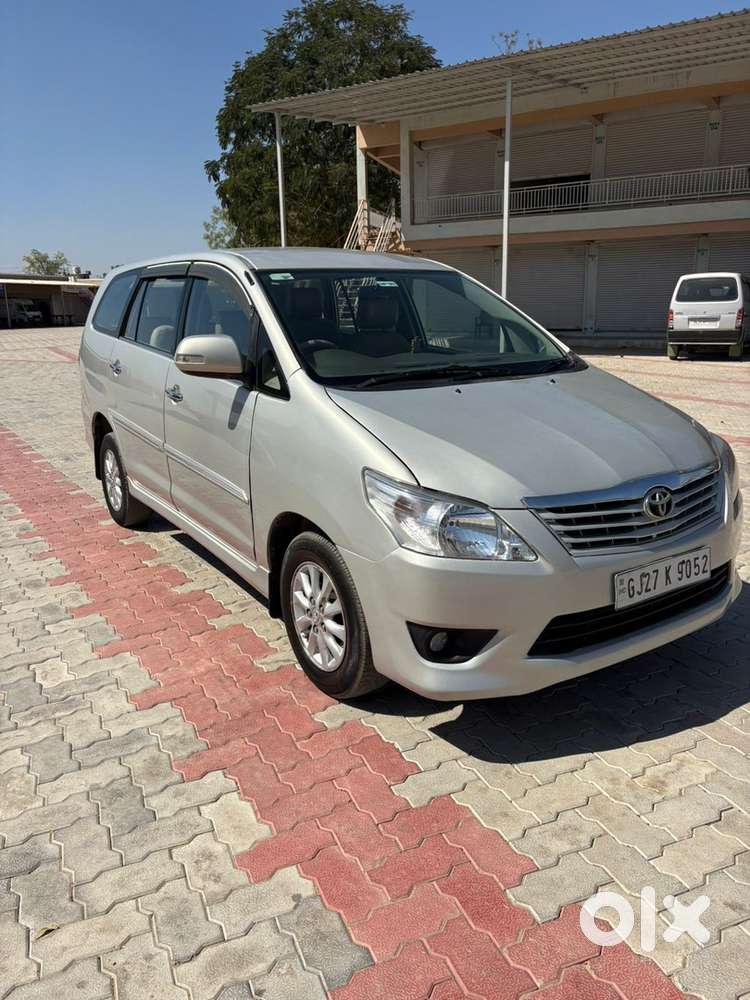 Toyota Innova 2012