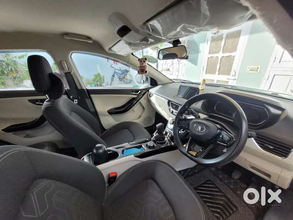 Tata Nexon 2020 Xz Petrol Manual Calgary White