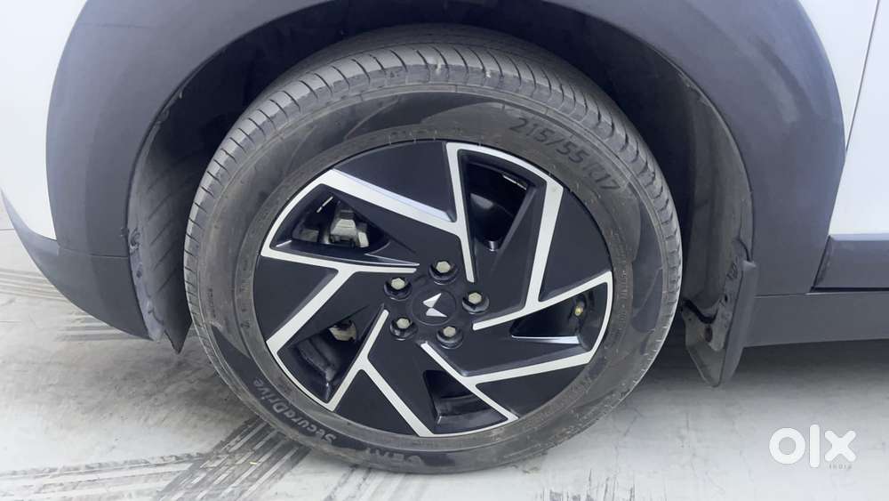 Mahindra Xuv 3xo Ax7l 1.2 Petrol At (pg), 2024, Petrol