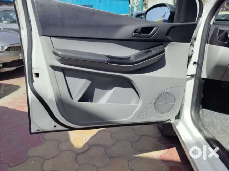 Tata Tiago 1.2 Revotron Xt (o), 2023, Petrol