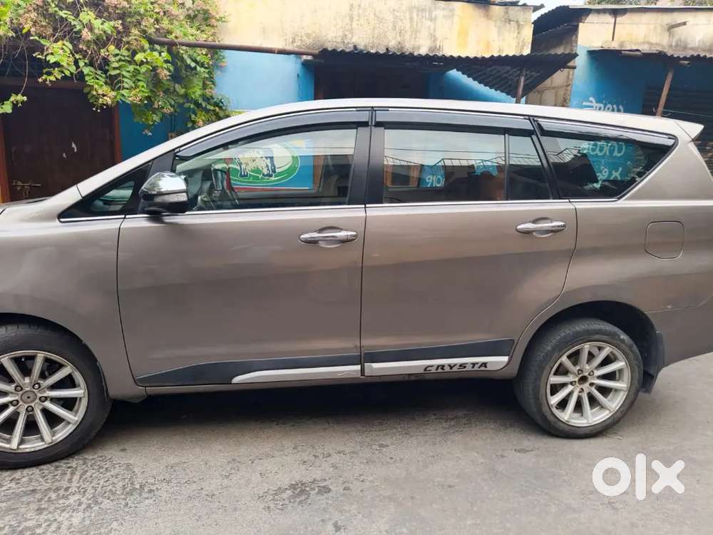 Innova Crysta 2016 December 29