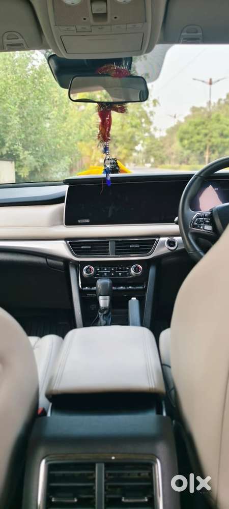 Mahindra Xuv700 Petrol 2025