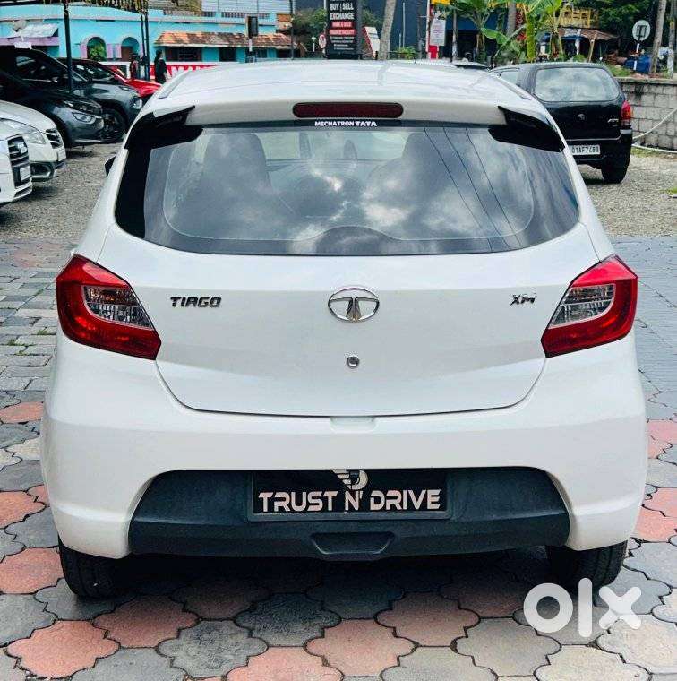 Tata Tiago 1.2 Revotron Xm, 2017, Petrol