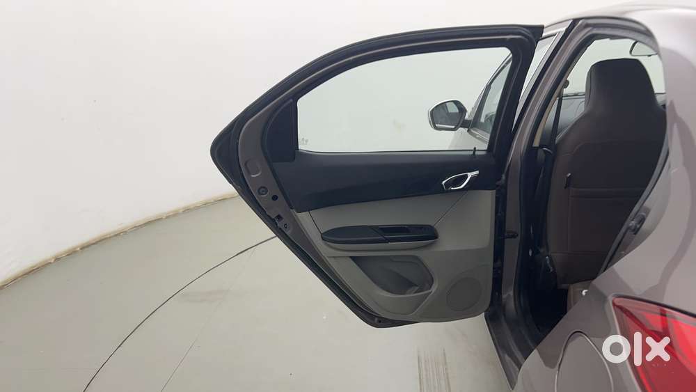 Tata Tiago Xz, 2017, Petrol