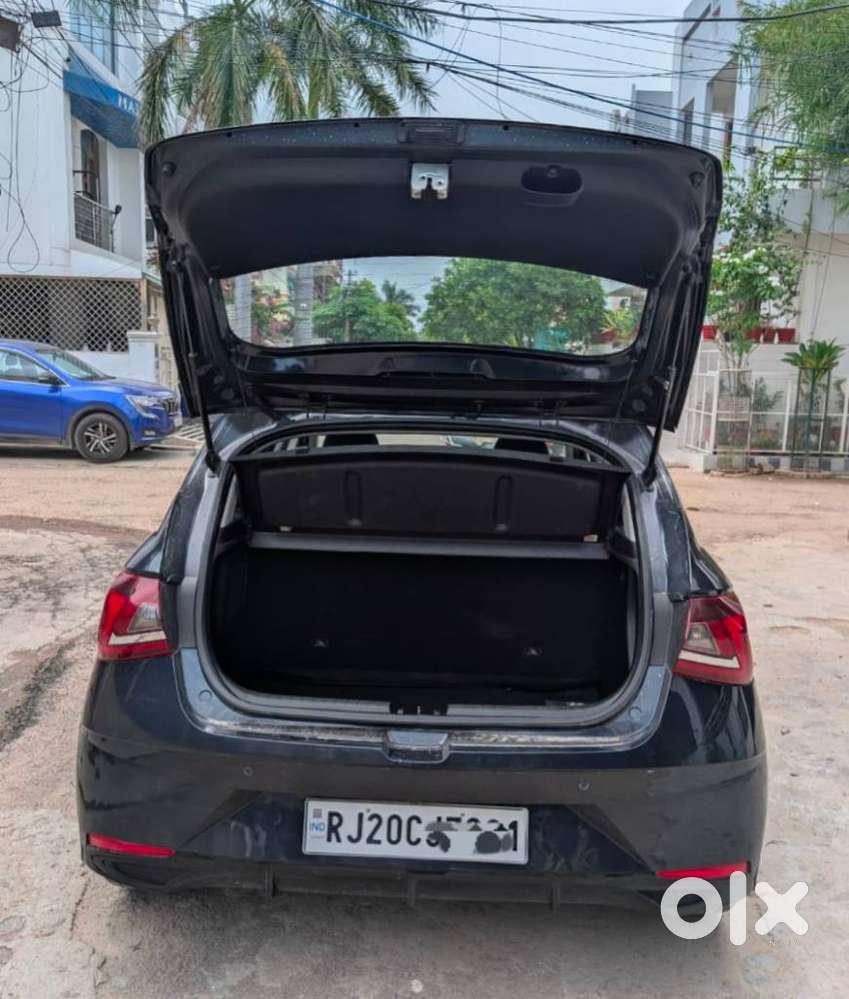 Hyundai I20 Asta (o) 1.2 Mt, 2023, Petrol