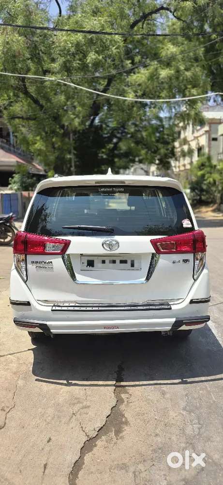 Toyota Innova Crysta