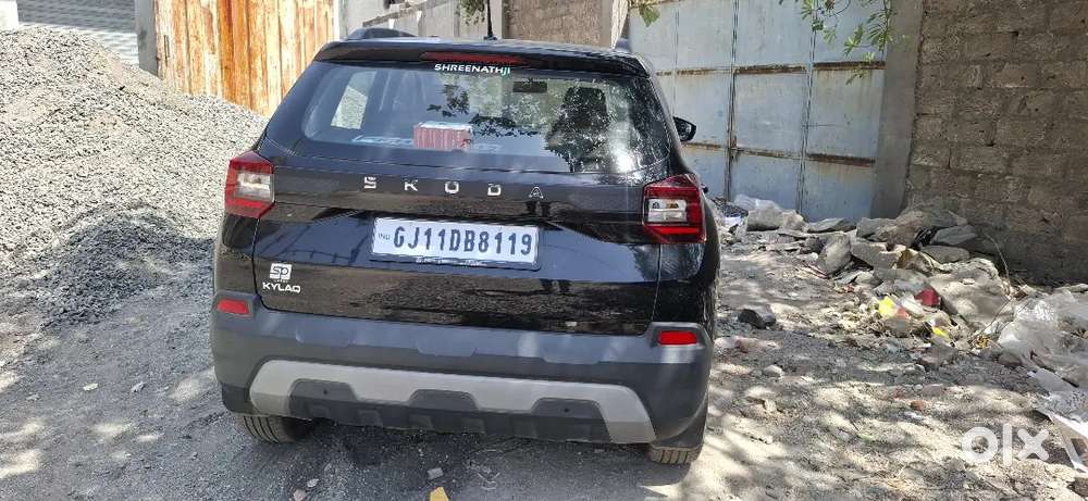 Skoda Kylaq Signature Petrol 2025