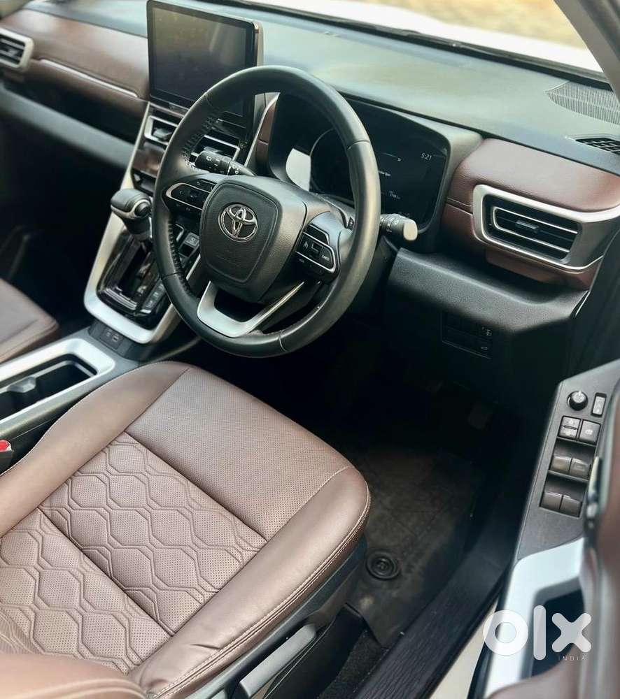 Toyota Innova Hycross 2.0 Vx Hybrid 7 Str, 2024, Petrol