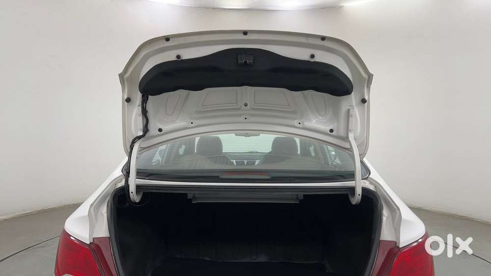 Hyundai Verna Fluidic 1.6 Vtvt Sx, 2017, Petrol