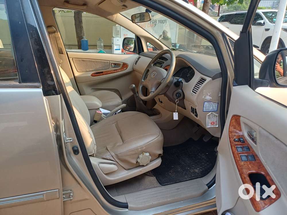 Toyota Innova Crysta 2.7 V, 2006, Petrol