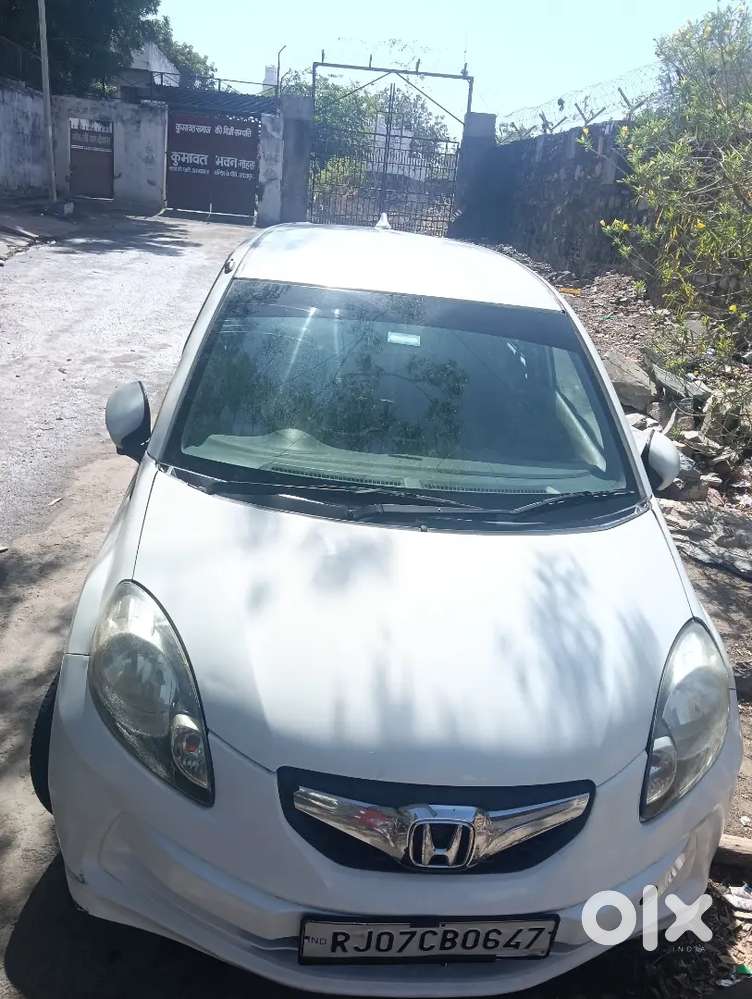 Honda Brio Welcondition Charon Power Window Power Steering Chilled