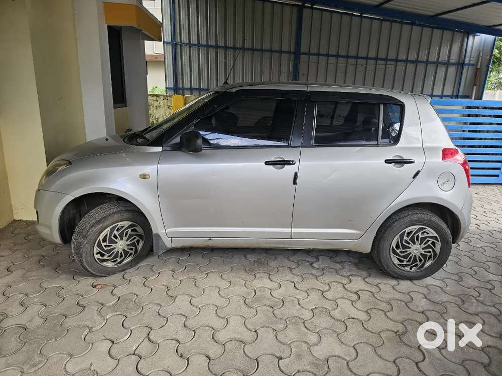 Maruti Suzuki Swift 1.2 2010