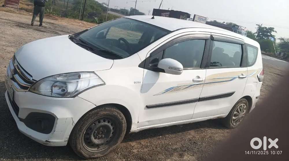 Maruti Suzuki Ertiga 2015 Diesel 210000 Km Driven