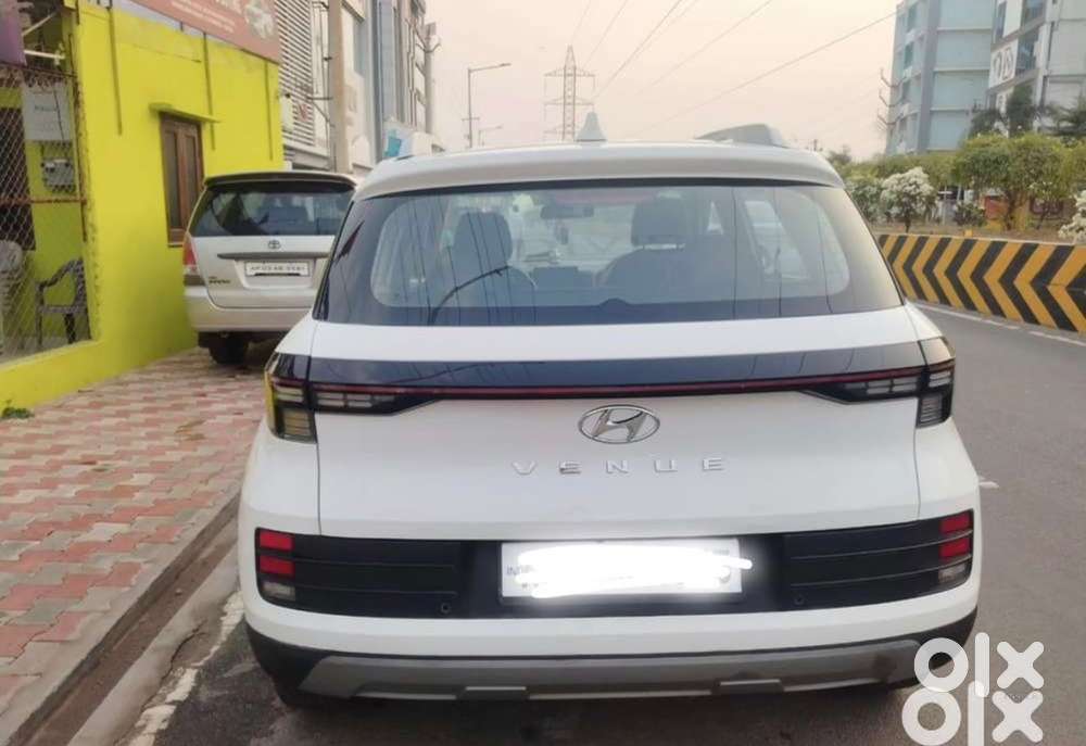 Hyundai Venue 2024 Diesel 30000 Km Driven