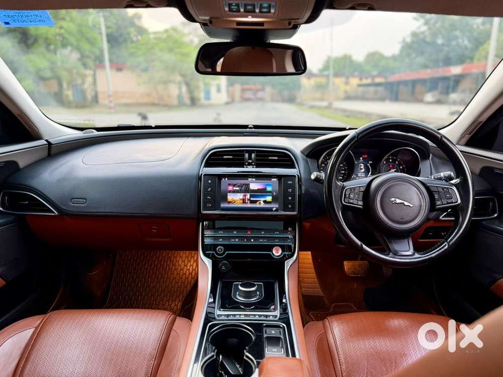 Jaguar Xe Petrol 2017