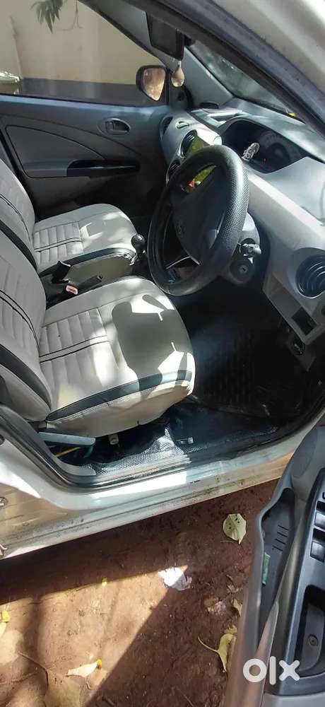 Toyota Etios Cross G 2011 Model