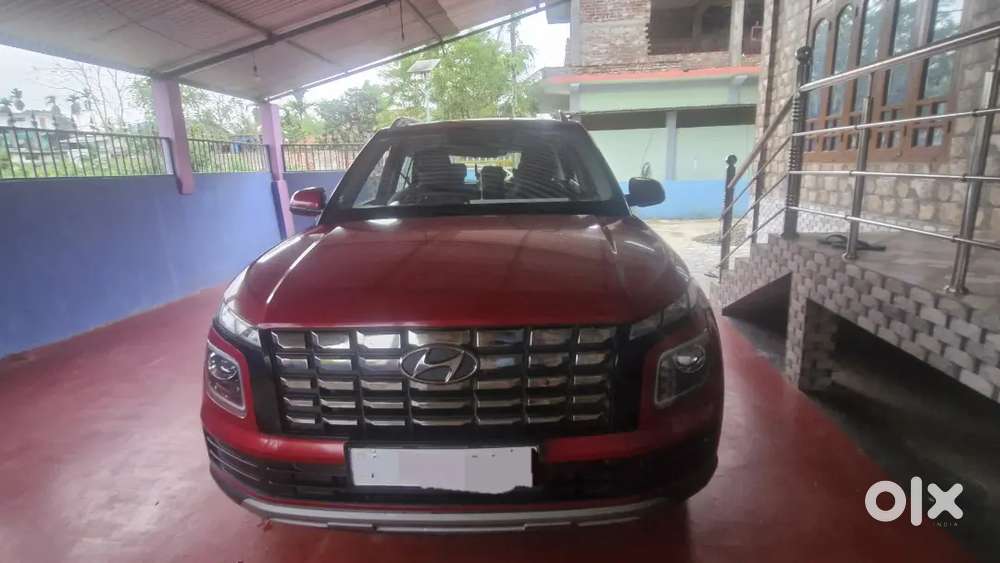 Hyundai Venue 2024 Petrol 16000 Km Driven